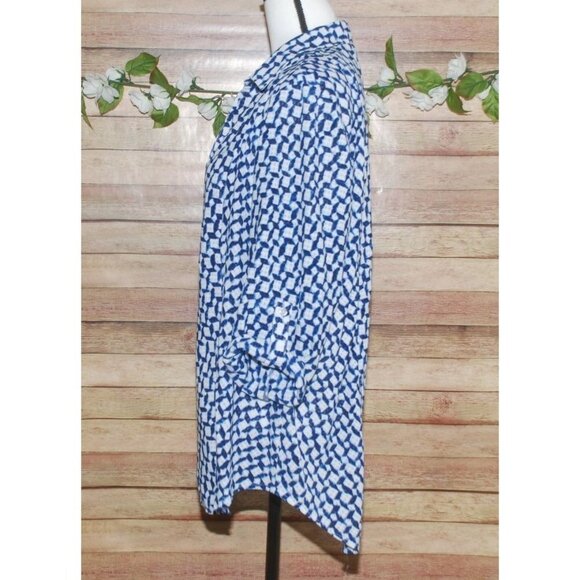 Chico's Blue & White Geo Print Pull Over Blouse Size 2 US L 12 Roll Tab V-Neck - Picture 4 of 10